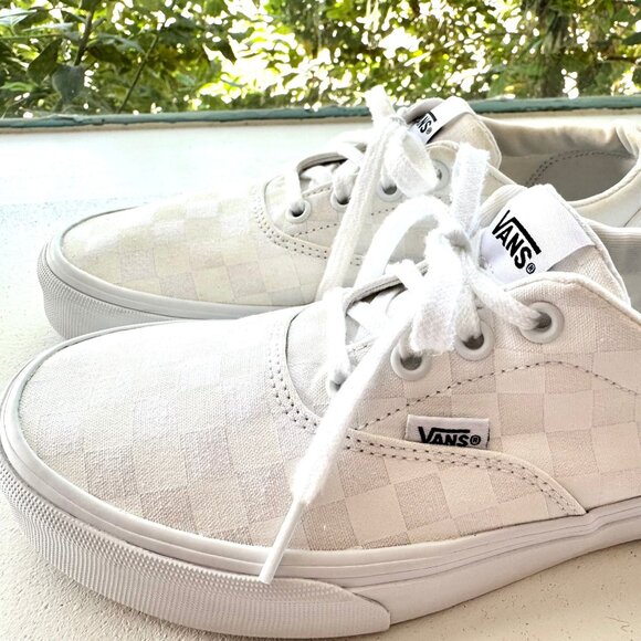 Vans Off The Wall White on White Checkerboard Skate Tennis Shoe Sneakers Size 7 - Picture 1 of 8